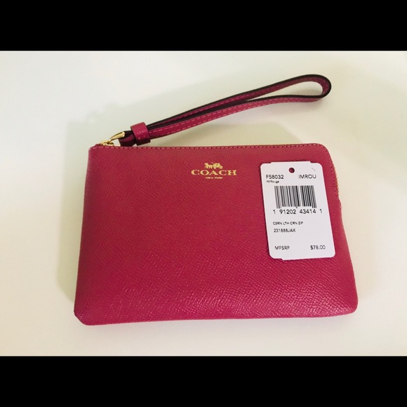 COACH WRISTLET CORNER ZIP 🔥👛 - Picture 6 of 6